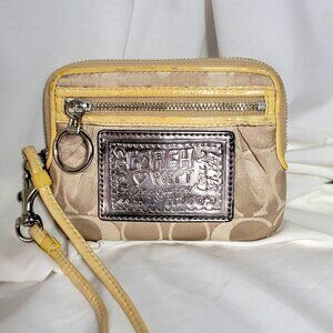 Coach Poppy Signature Canvas Wristlet - Sun-Kissed Yellow